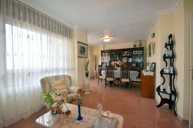 4 bedroom Apartment for sale