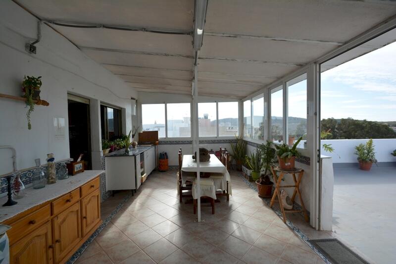 4 bedroom Apartment for sale