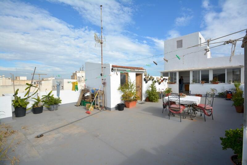 4 bedroom Apartment for sale