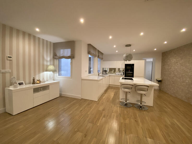 4 bedroom Apartment for sale