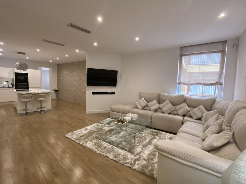 4 bedroom Apartment for sale
