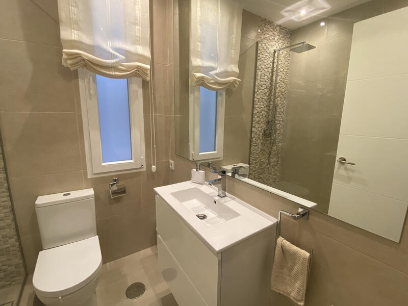 4 bedroom Apartment for sale