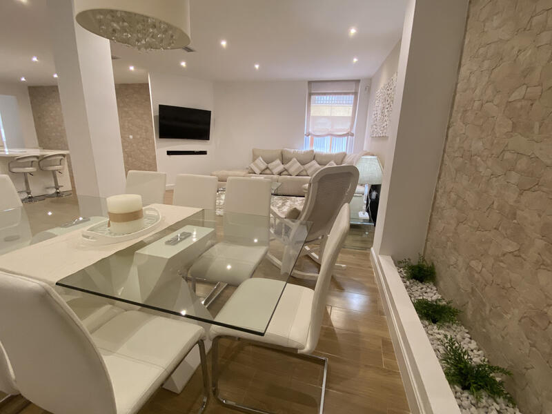 4 bedroom Apartment for sale