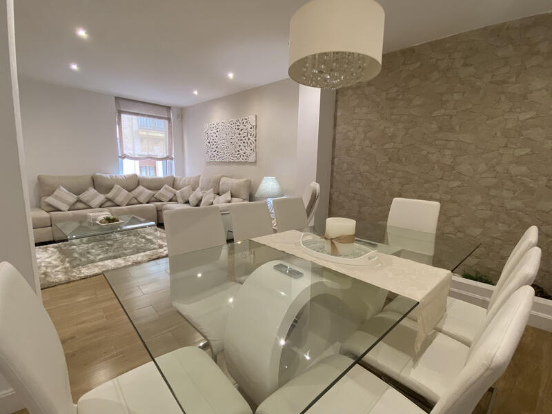 4 bedroom Apartment for sale