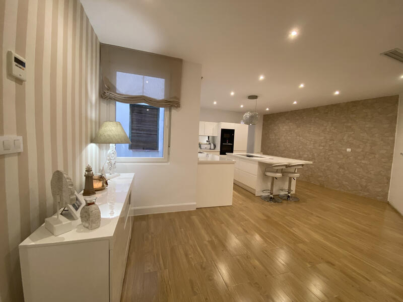4 bedroom Apartment for sale