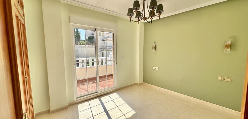 3 bedroom Townhouse for sale
