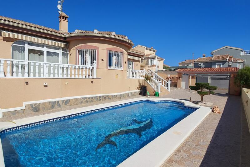 Villa Te koop in Benijófar, Alicante