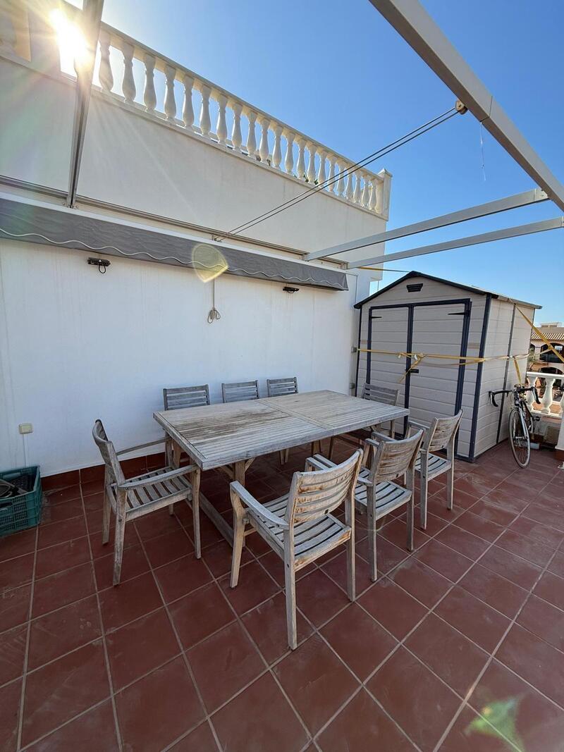 2 bedroom Townhouse for sale