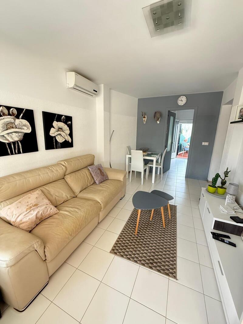 2 bedroom Townhouse for sale
