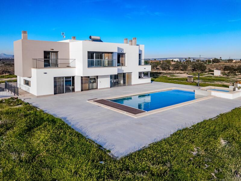 5 bedroom Villa for sale