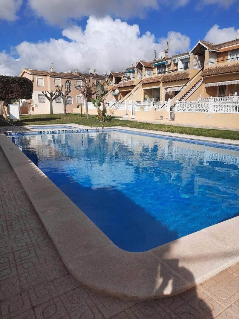 Villa for sale in San Miguel de Salinas, Alicante