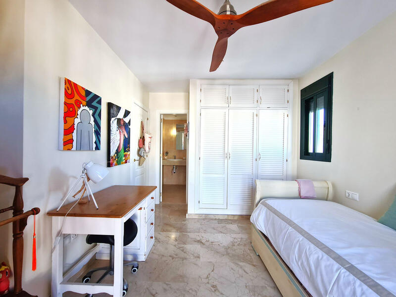 3 bedroom Townhouse for sale