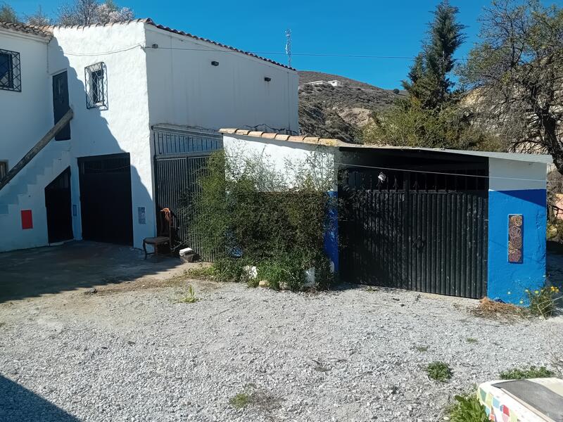 5 bedroom Country House for sale