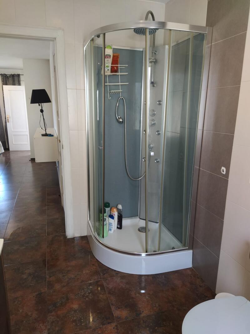 4 bedroom Townhouse for sale