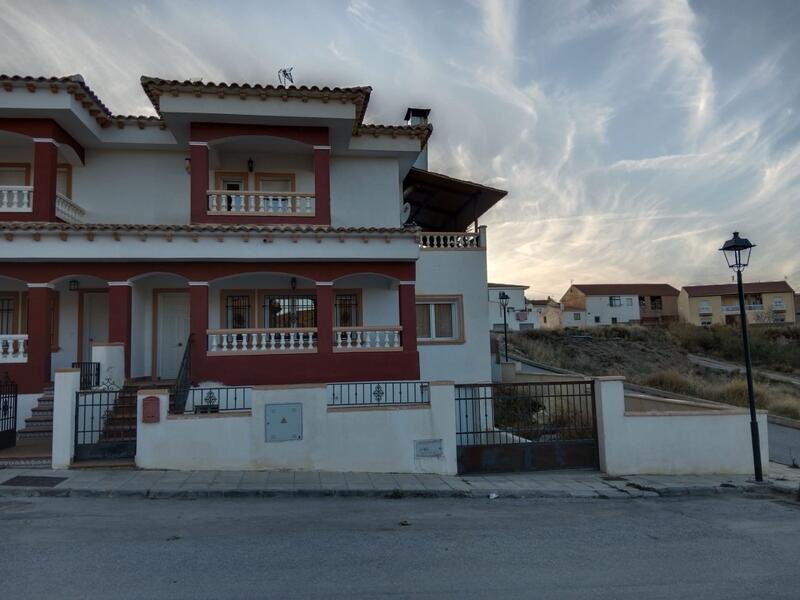 4 bedroom Townhouse for sale