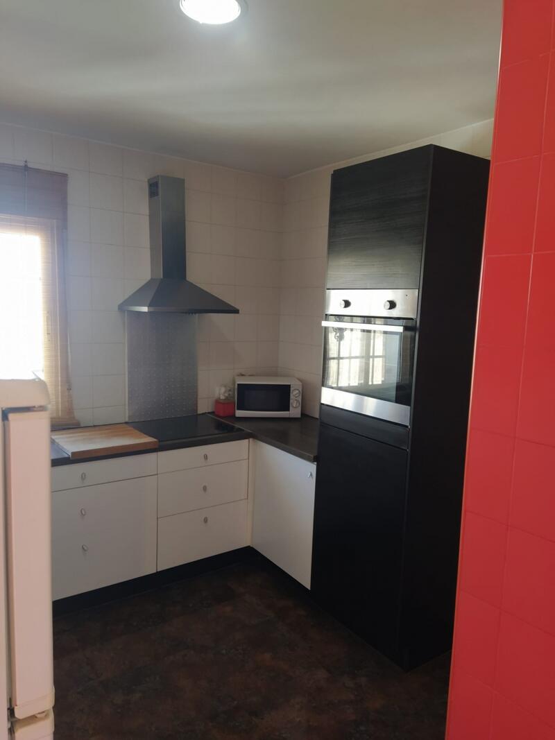 4 bedroom Townhouse for sale