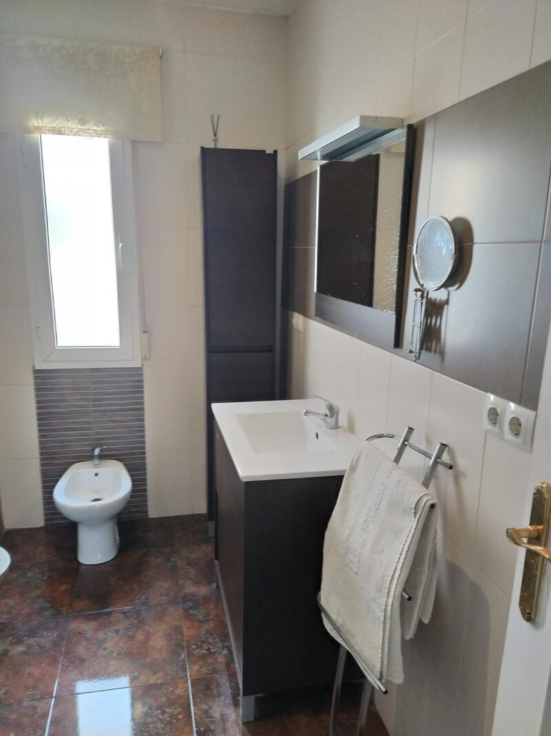 4 bedroom Townhouse for sale