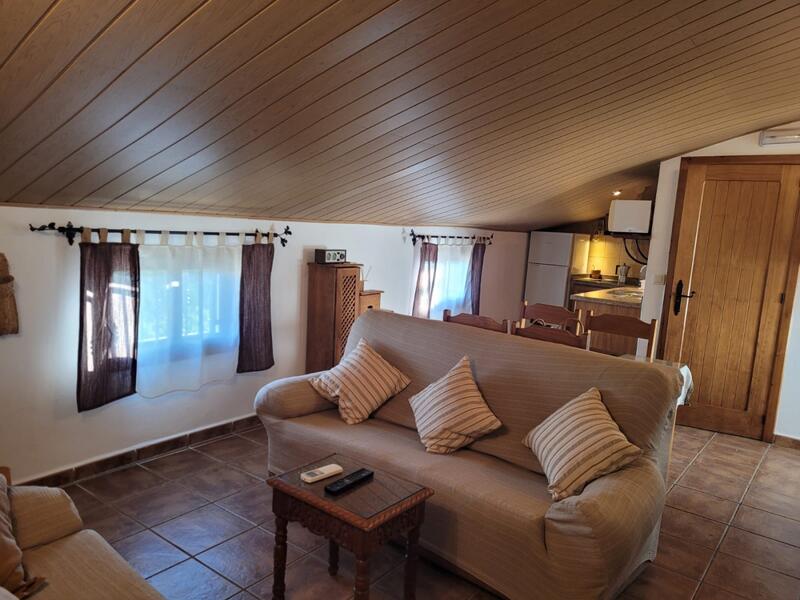 2 bedroom Townhouse for sale