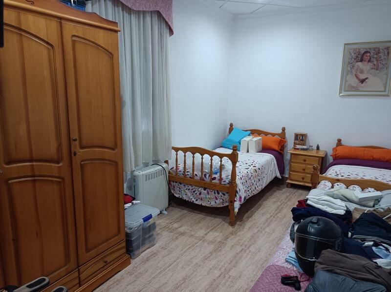 4 bedroom Townhouse for sale