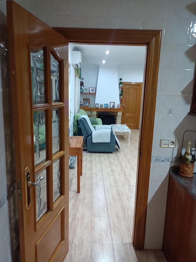 4 bedroom Townhouse for sale