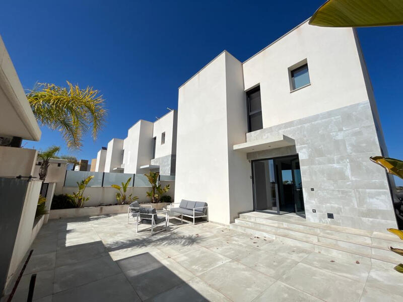 5 bedroom Villa for sale