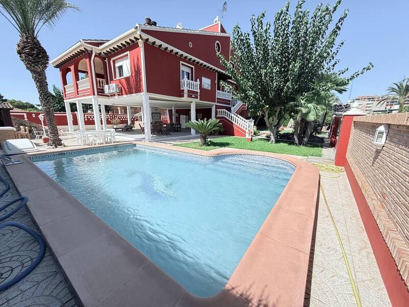 Villa for sale in Campoamor, Alicante