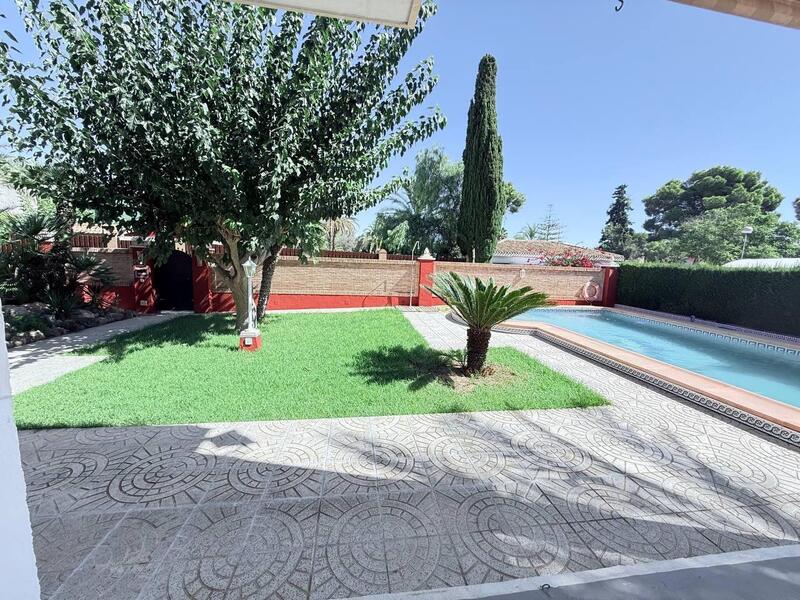 5 bedroom Villa for sale