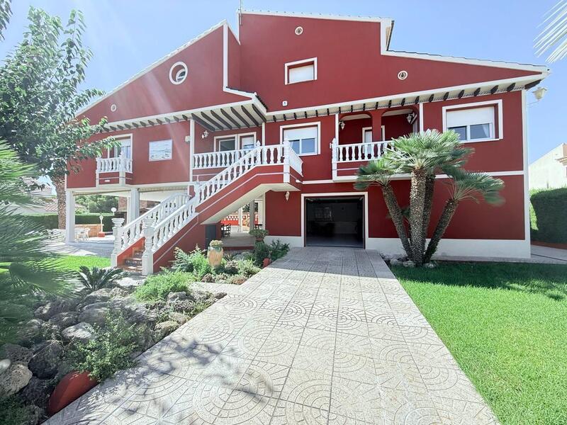 5 bedroom Villa for sale