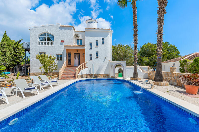 Villa à vendre dans Pinar de Campoverde, Alicante