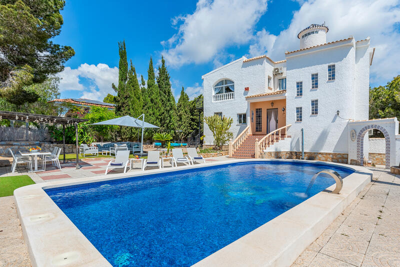 4 Cuarto Villa en venta