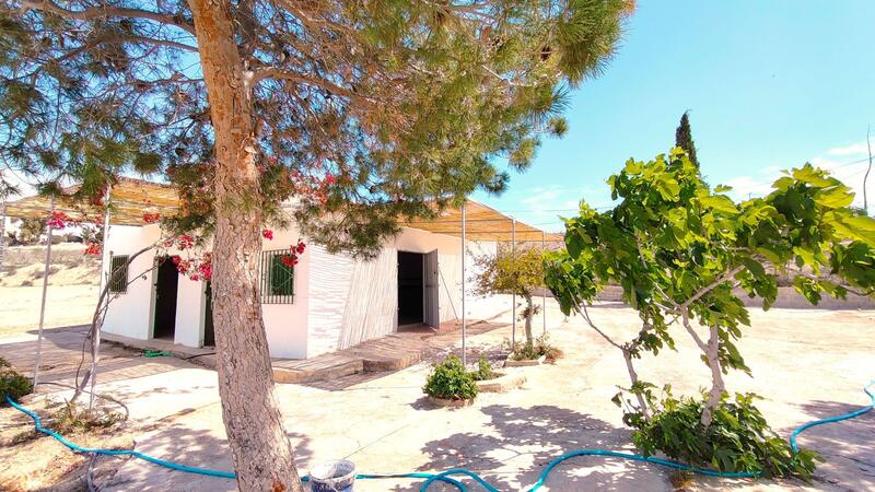 2 bedroom Country House for sale