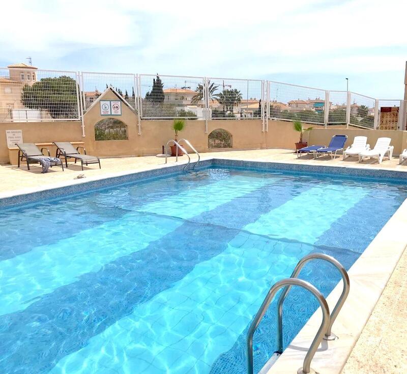 Rekkehus til salgs i Orihuela Costa, Alicante