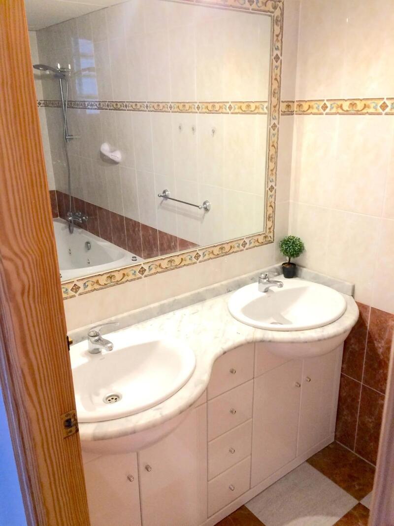 3 Schlafzimmer Stadthaus zu verkaufen