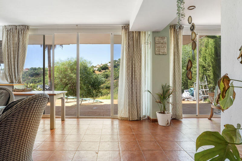 3 slaapkamer Gezinswoning Te koop