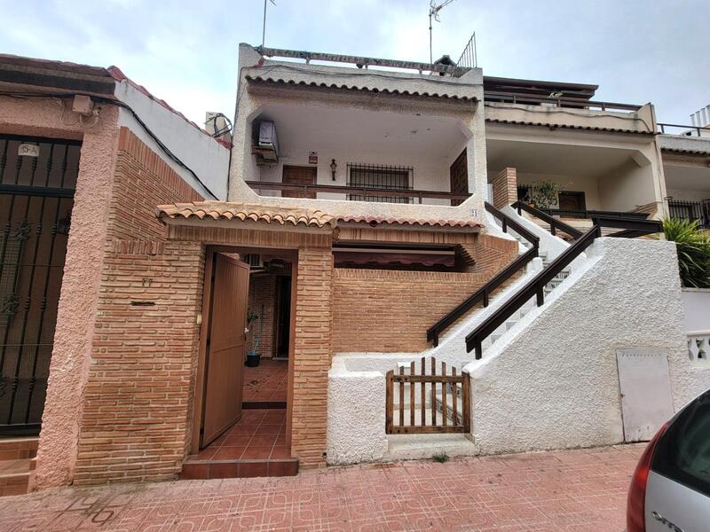 вилла продается в Torrevieja, Alicante