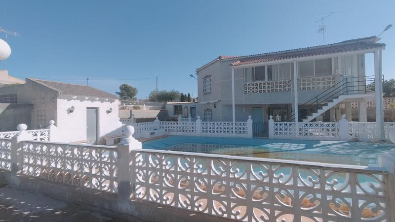 6 Cuarto Villa en venta