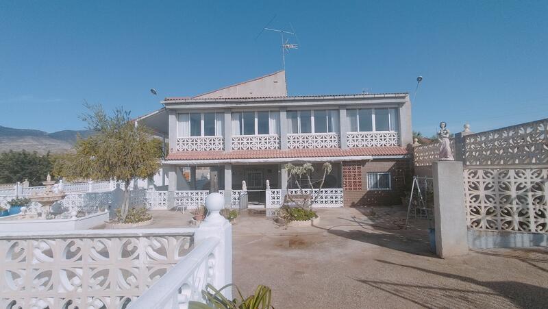 6 Cuarto Villa en venta