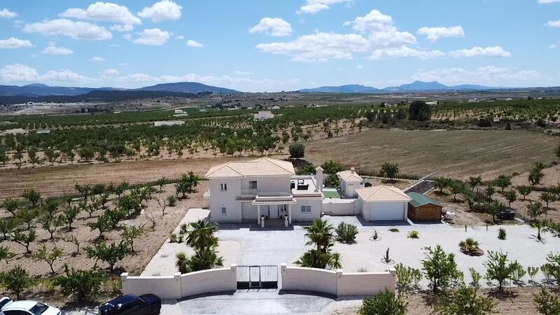 4 Cuarto Villa en venta