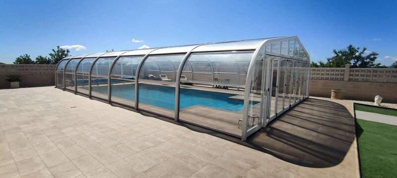4 Cuarto Villa en venta