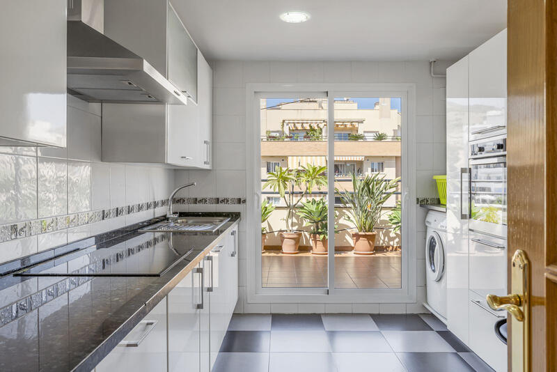 4 slaapkamer Appartement Te koop