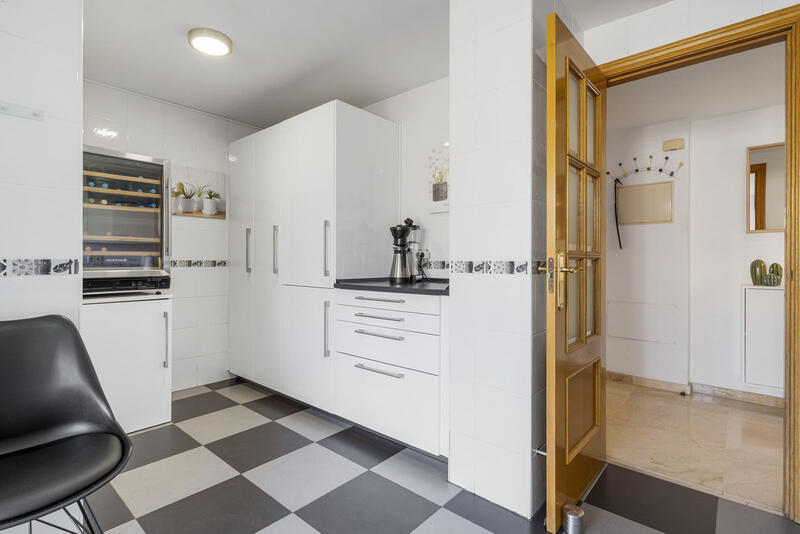 4 slaapkamer Appartement Te koop