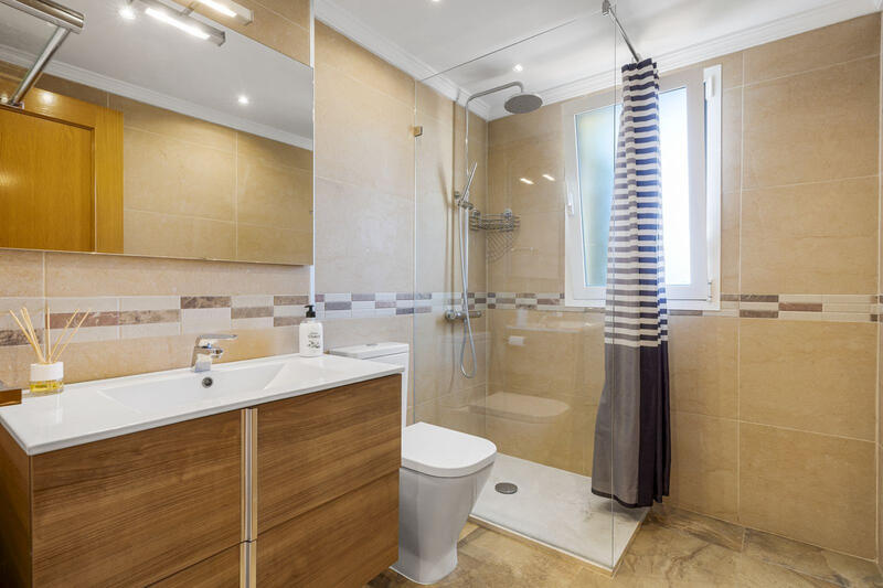 4 slaapkamer Appartement Te koop