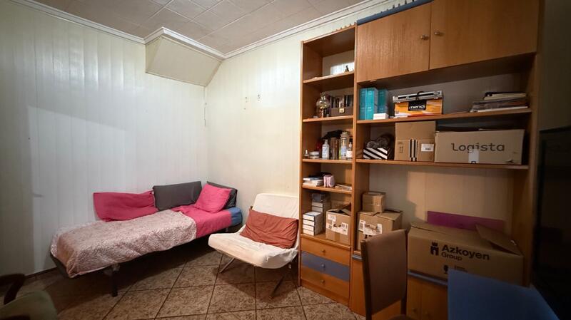 4 bedroom Townhouse for sale