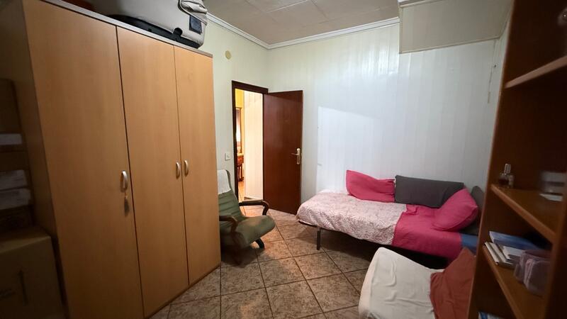 4 bedroom Townhouse for sale