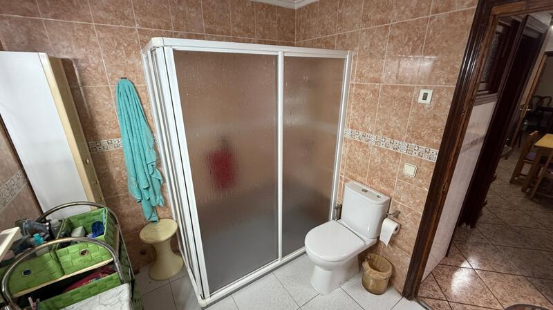 4 bedroom Townhouse for sale