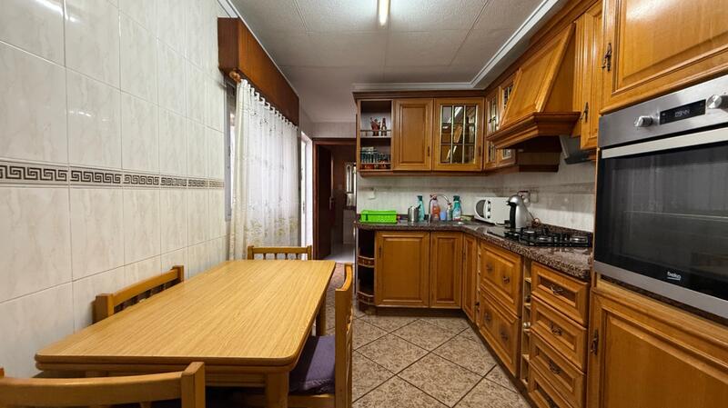 4 bedroom Townhouse for sale