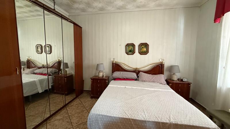4 bedroom Townhouse for sale
