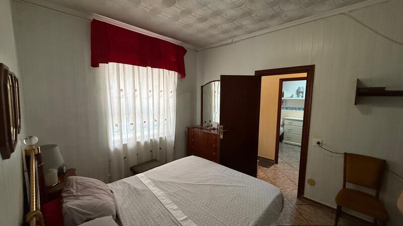 4 bedroom Townhouse for sale