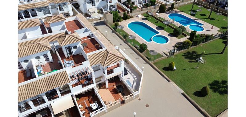 2 bedroom Townhouse for sale
