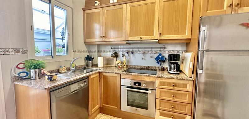 2 bedroom Townhouse for sale